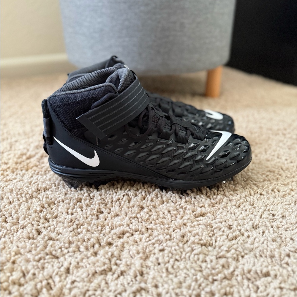 Nike Football Cleats Men’s Size 10 Force Savage Pro 2 Black/White AH4000-002 NEW